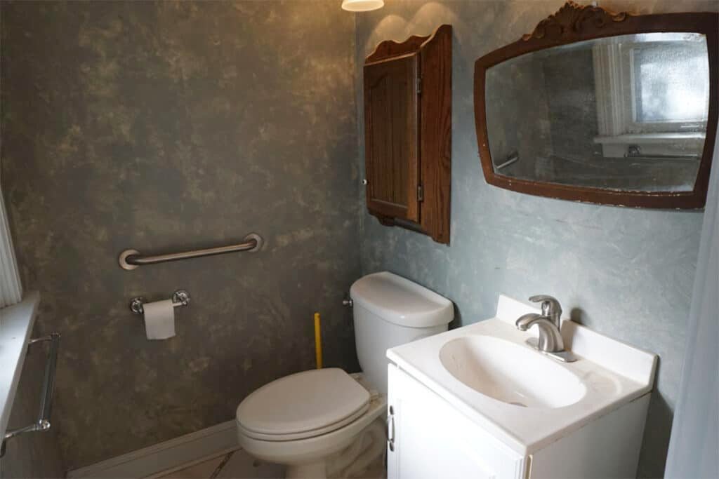 Photographs of a rehab on Cherry Avenue in Maplewood, Missouri for Rebecca and Paul Presson, PRP Properties.